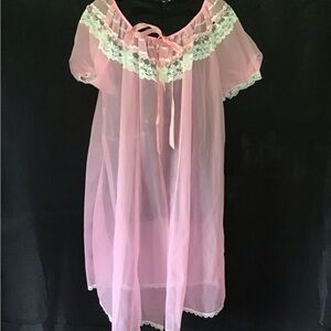 Vintage Ladies Nylon Hot pink robe